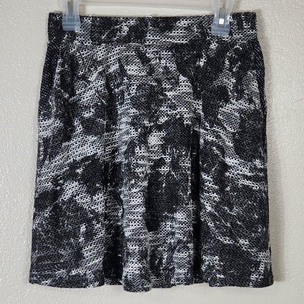 Hem & Thread Mini Skirt Size L NWT